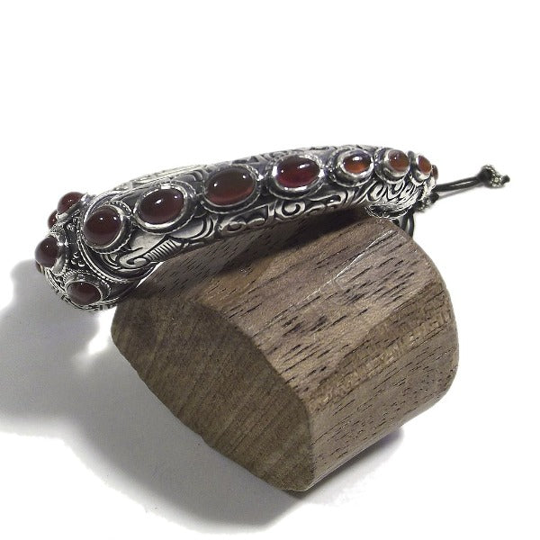 Bracciale etnico JIGER in argento rigido | Gioielli etnici Il mondo di Wit