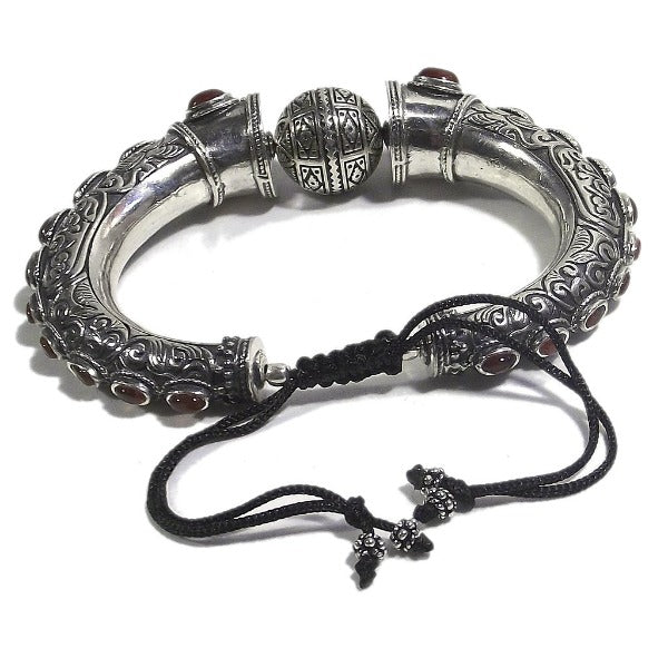 Bracciale etnico JIGER in argento rigido | Gioielli etnici Il mondo di Wit