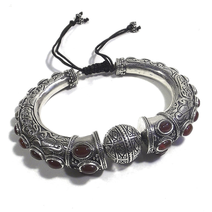 Bracciale etnico JIGER in argento rigido | Gioielli etnici Il mondo di Wit