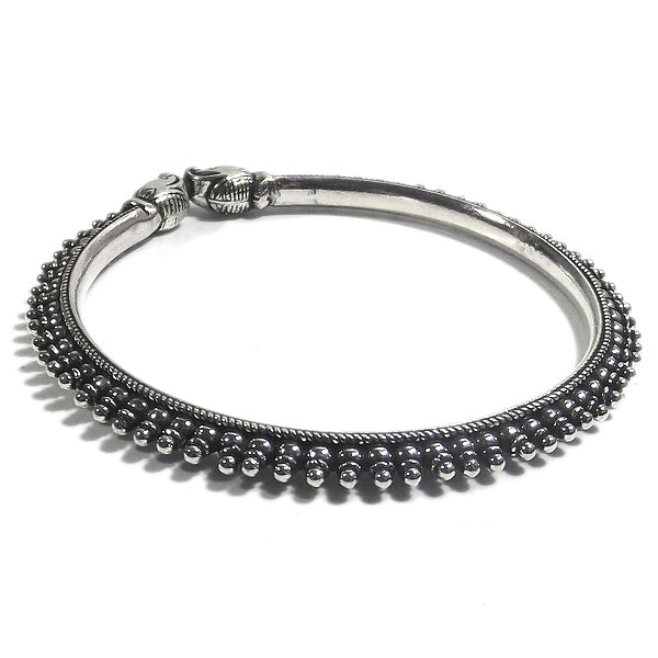 Bracciale etnico HINAL in argento rigido con elefante | Gioielli etnici Il mondo di Wit