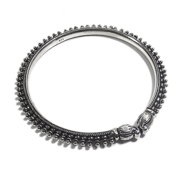 Bracciale etnico HINAL in argento rigido con elefante | Gioielli etnici Il mondo di Wit