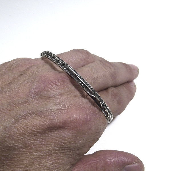 Bracciale etnico LETTI a cerchio in argento - rigido | Gioielli etnici ilmondodiwit.com