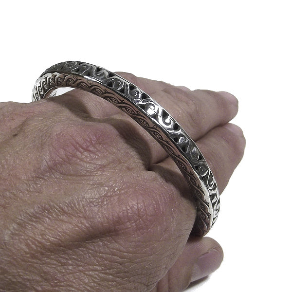 Bracciale etnico GENNI a cerchio in argento - rigido | Gioielli etnici ilmodndodiwit.com