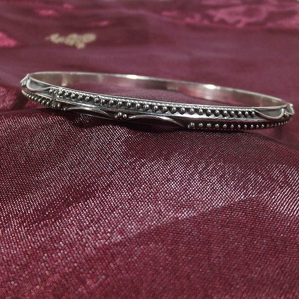 Bracciale etnico LETTI a cerchio in argento - rigido | Gioielli etnici ilmondodiwit.com