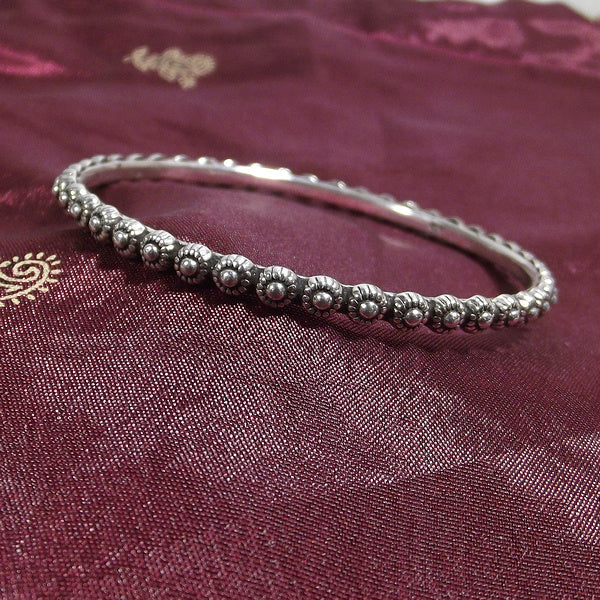 Bracciale etnico FLOR a cerchio in argento - rigido | Gioielli etnici ilmodndodiwit.com