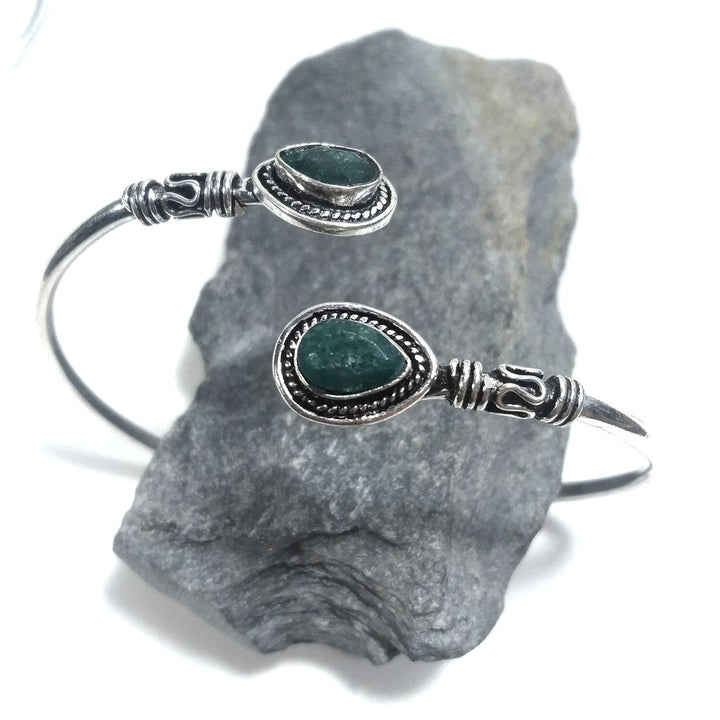 Bracciale artigianale in ottone con pietra - SEMALPURA