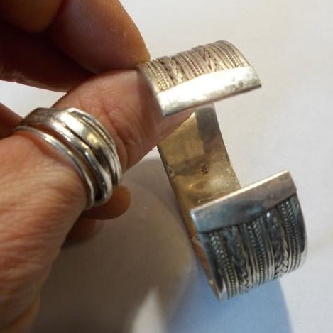 Bracciale etnico in argento 925 rigido