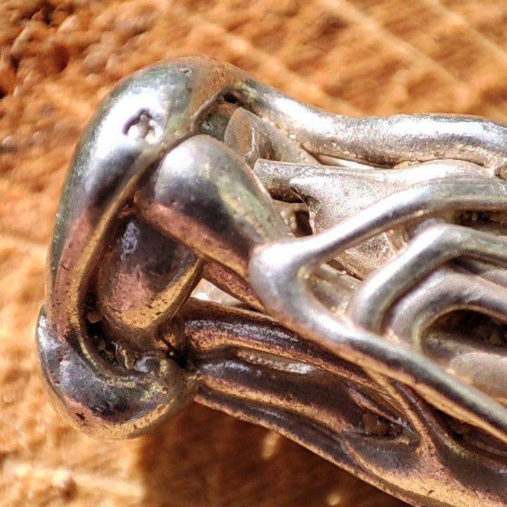 dettaglio lavorazione ciondolo argento 925