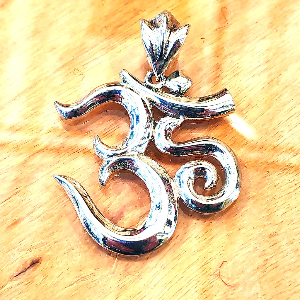 OM PENDANT in 925 silver - large