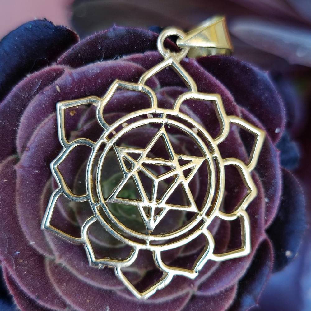 Ciondolo etnico in ottone cubo di Metatron