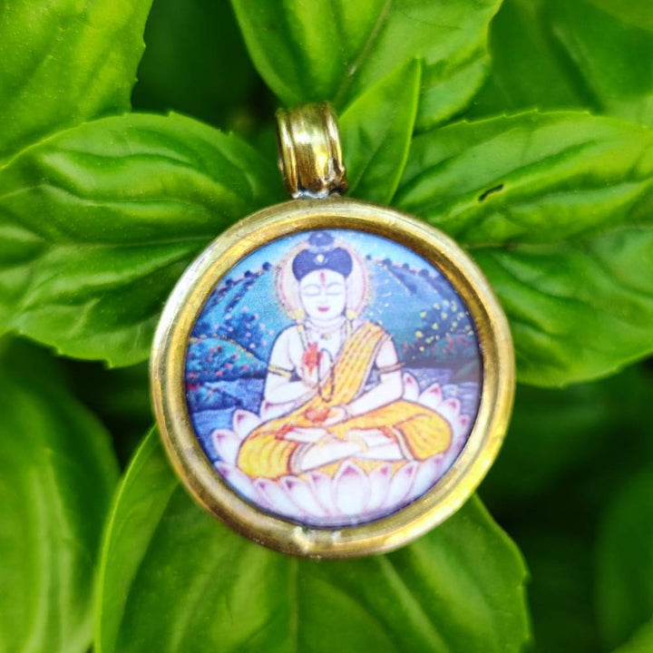 Ciondolo tradizionale indiano in ottone con Buddha seduto - AHIMSA