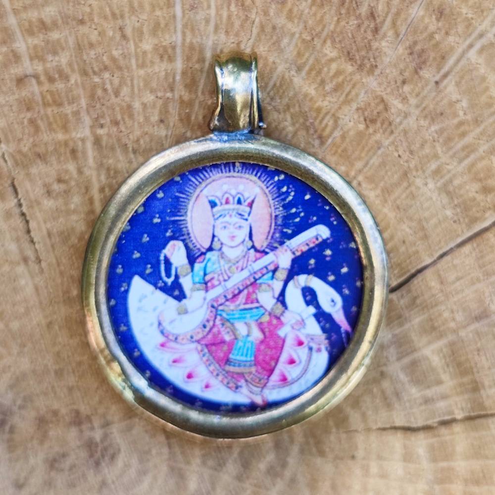Ciondolo tradizionale indiano in ottone Saraswati - CIGNO