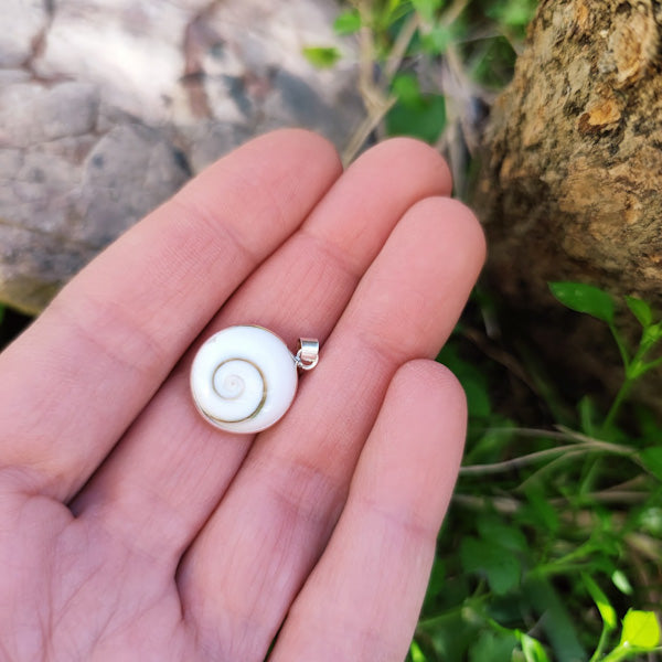 Ciondolo ABHAYA con OCCHIO di SANTA LUCIA in argento 925 Ciondolo artigianale
