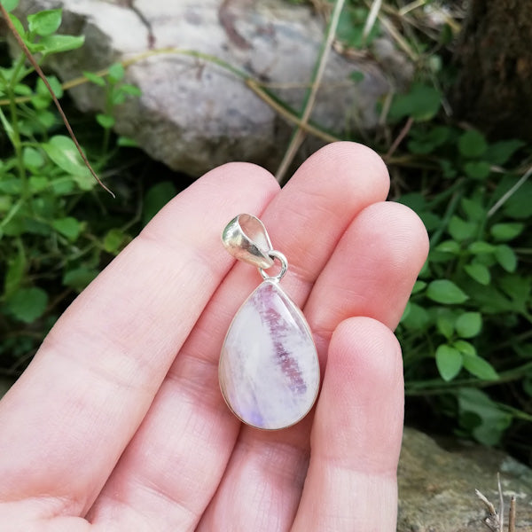 Ciondolo RACHNA con pietra PIETRA DI LUNA in argento 925 Ciondolo artigianale