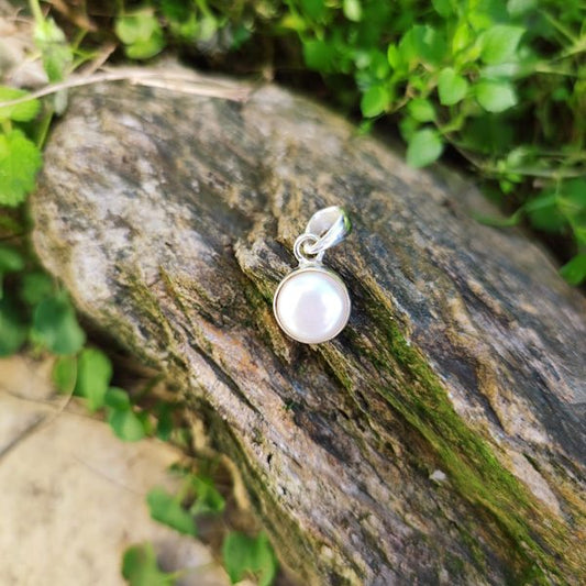Ciondolo BAKULA con pietra PERLA in argento 925 Ciondolo artigianale