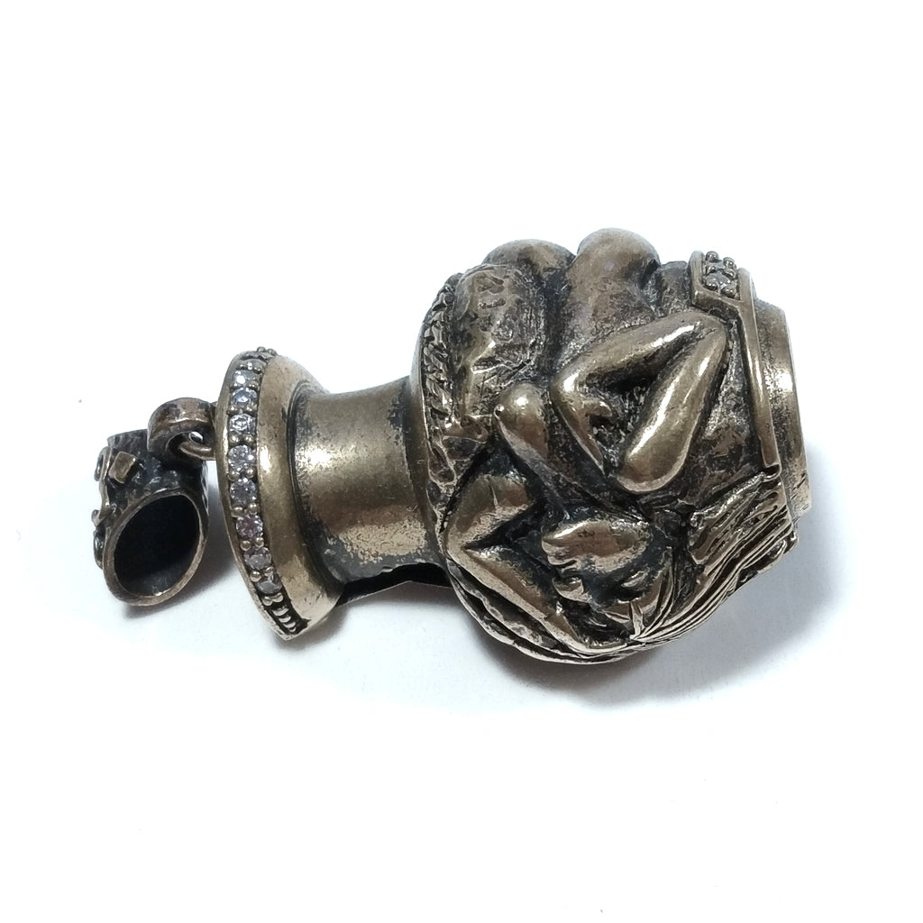 ETHNIC pendant in antique silver with vase with zircons and naked woman | ETHNIC JEWELRY