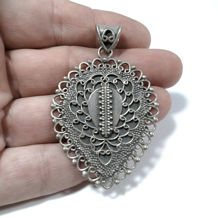 Ciondolo etnico in argento antico decorato - MUDPAR