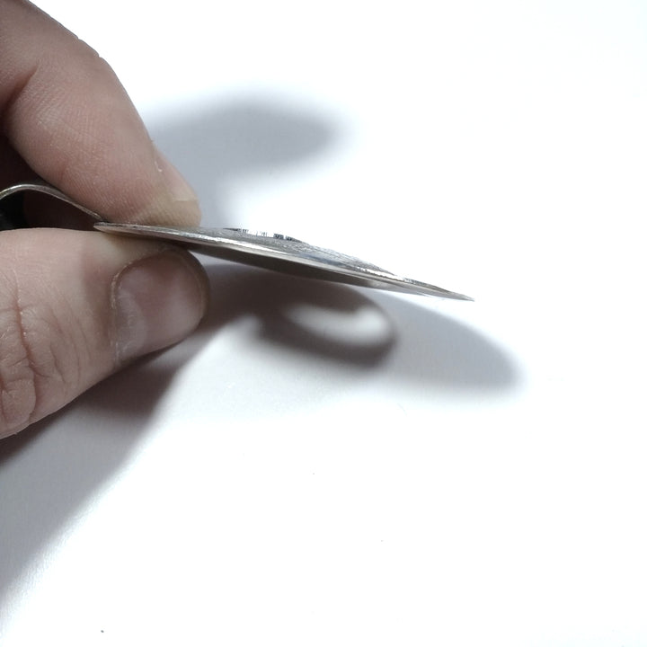 Halbmondanhänger aus Antiksilber mit ethnischen ORNAMENTEN