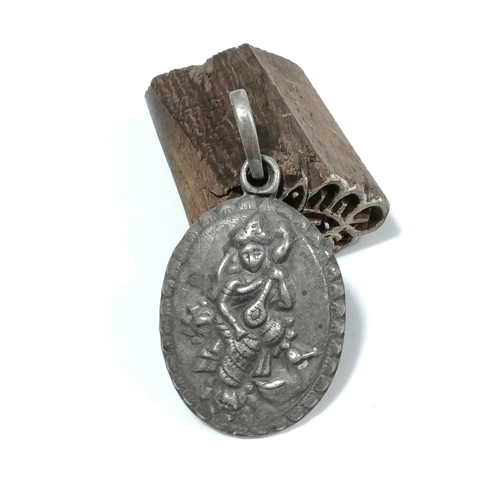 Ciondolo ETNICO in argento antico con SARASWATI | GIOIELLI ETNICI