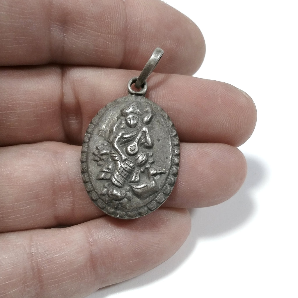 Ciondolo ETNICO in argento antico con SARASWATI | GIOIELLI ETNICI