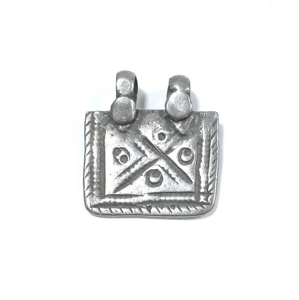 Ciondolo ETNICO in argento antico con ORNAMENTI etnici | GIOIELLI ETNICI