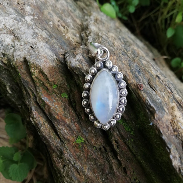 Ciondolo NIRUPA con pietra PIERA DI LUNA in argento 925 Ciondolo artigianale