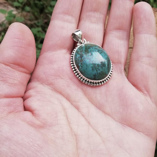 Ciondolo NIVEDITA con pietra howlite in argento 925 Ciondolo artigianale – immagine2