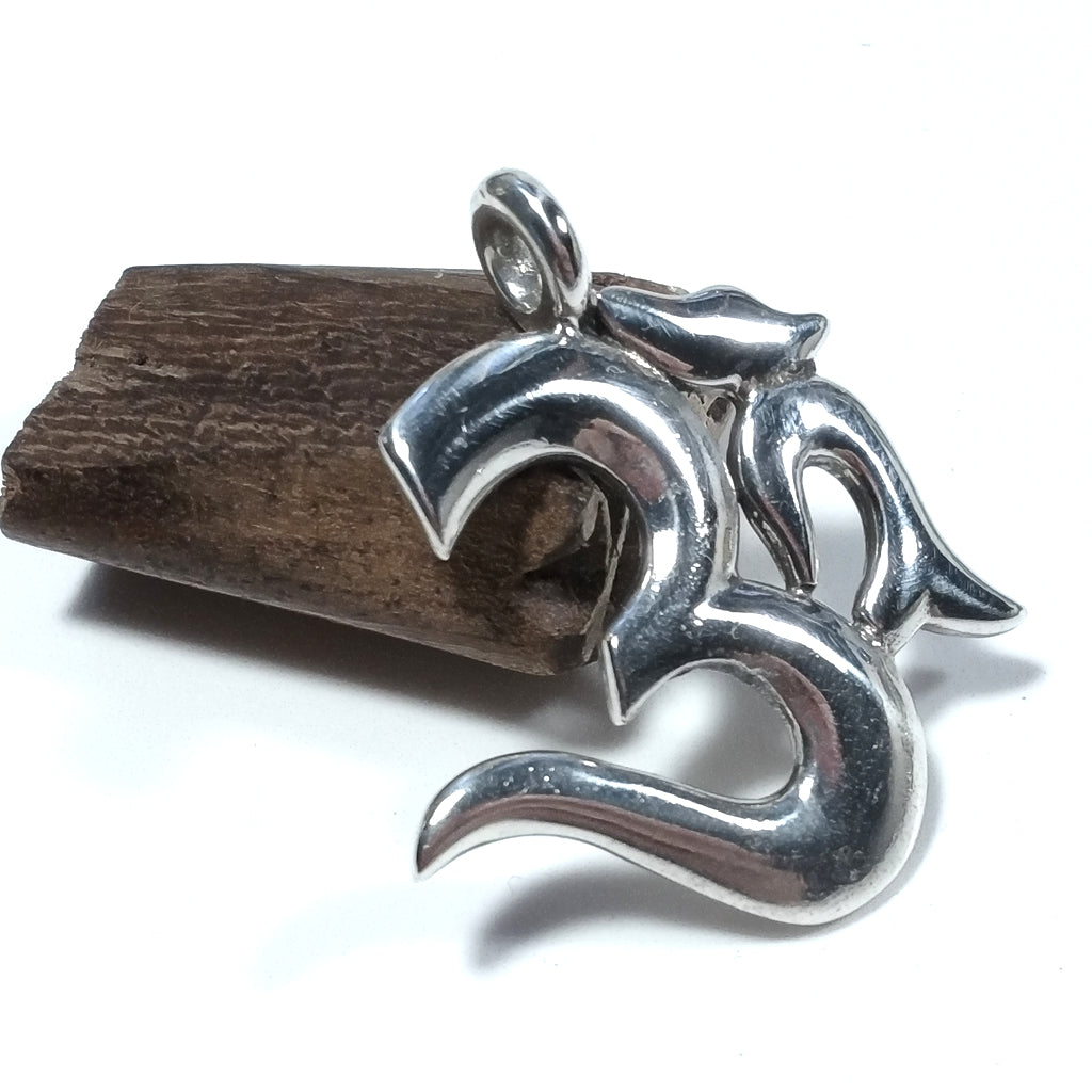 Ciondolo ETNICO in argento 925 con OM - AUM Mantra | GIOIELLI IN ARGENTO