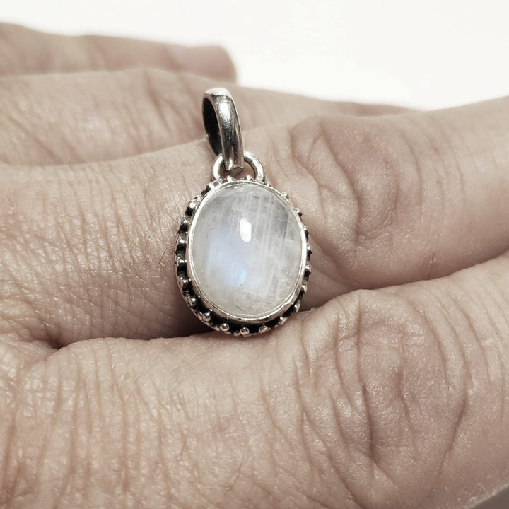 CIONDOLO pietra di luna - argento 925 ovale