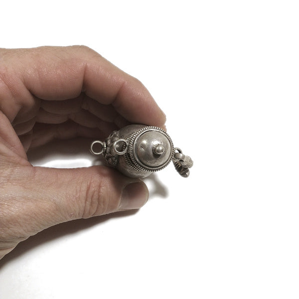 Ciondolo etnico in argento con porta preghiere - SARIFABAD