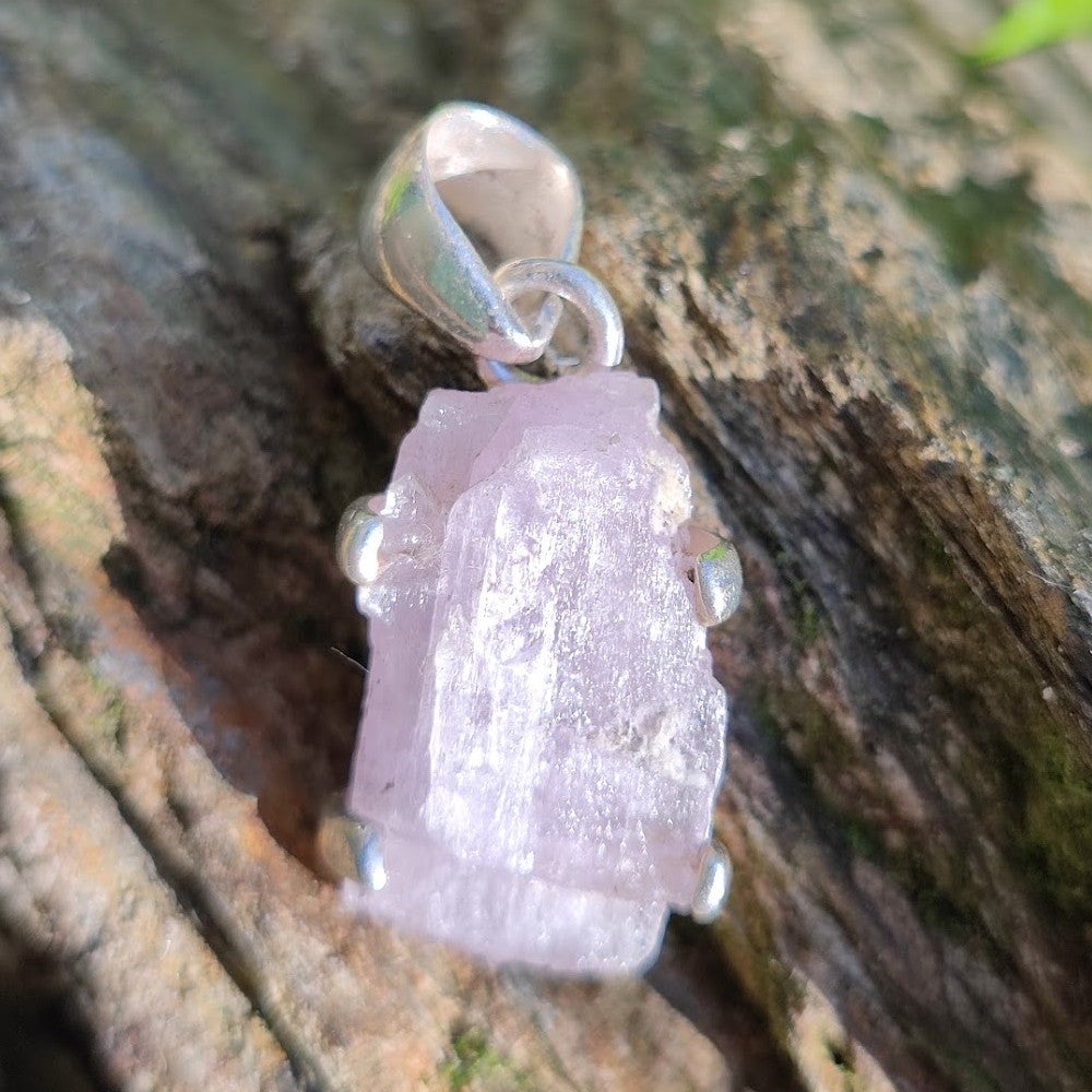 Ciondolo TARANGINI con pietra KUNZITE in argento 925 Ciondolo artigianale