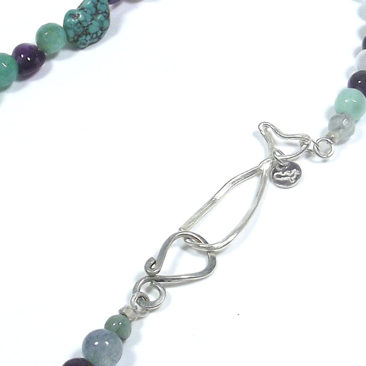 JEWELRY | NECKLACE with mixed green stone SARDINE closure in silver