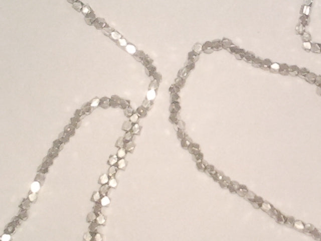 Halskette aus versilbertem Messing – Naga