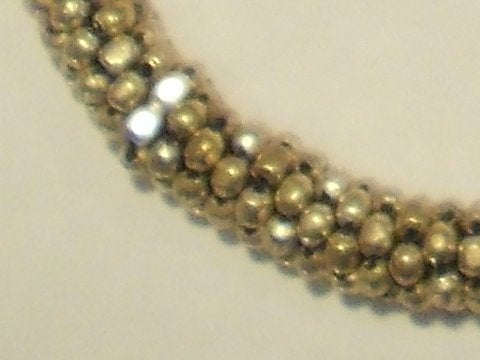 Halskette aus versilbertem Messing – Naga