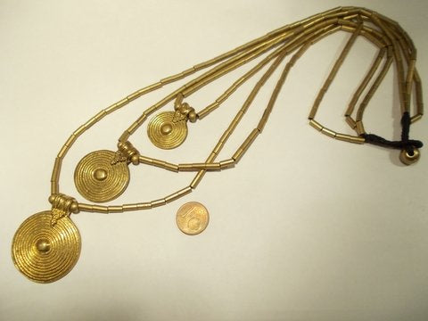 Naga-Skalar-Messinghalskette