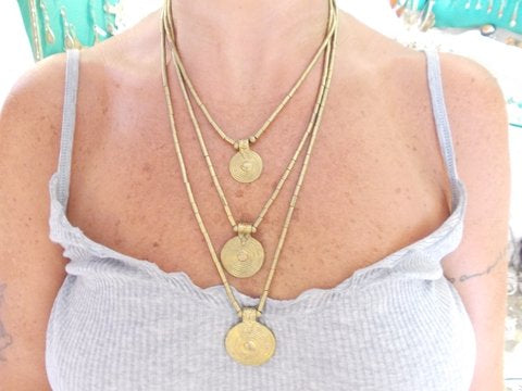 Naga-Skalar-Messinghalskette