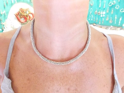 Halskette aus versilbertem Messing – Naga