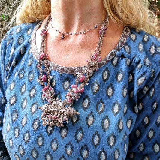 Collana ETNICA argento antico e RUBINO, PIETRA di LUNA | Gioielli etnici INDIA – immagine2