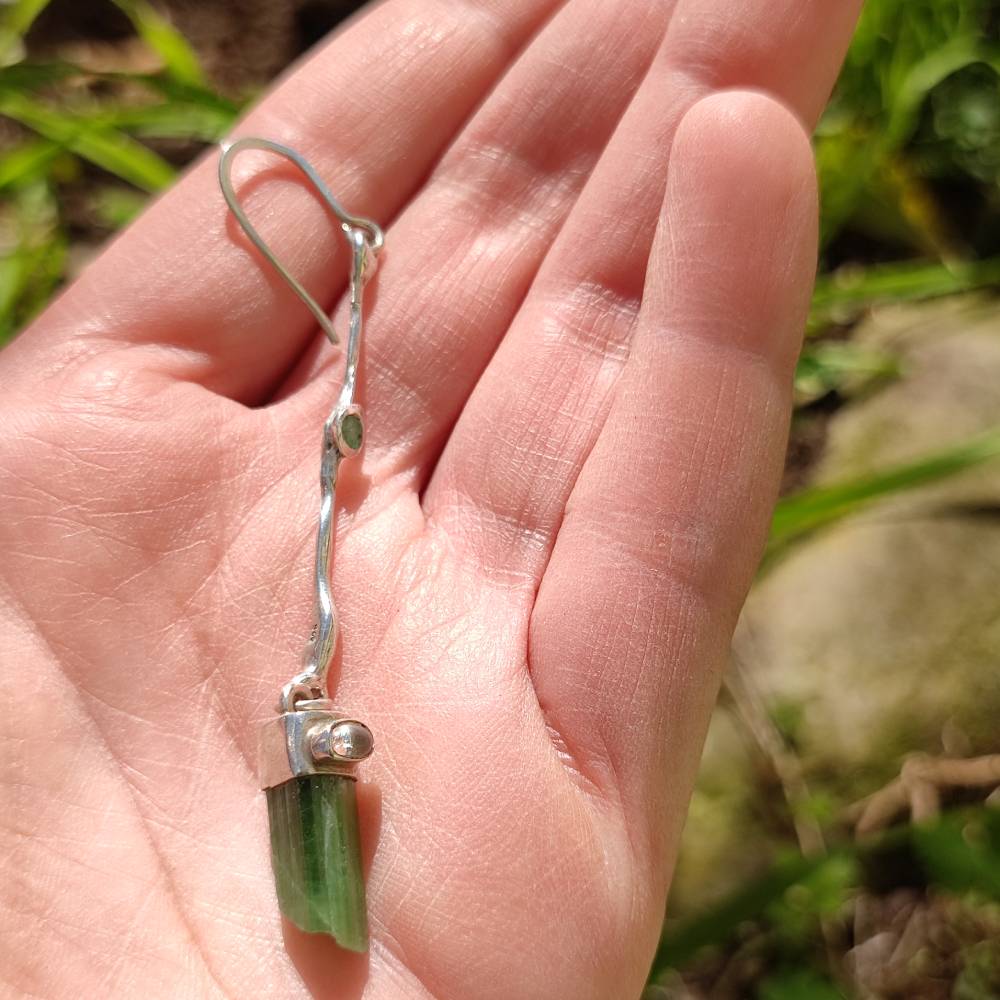 Mono orecchino in argento 925 con Tormalina verde - Pezzo unico