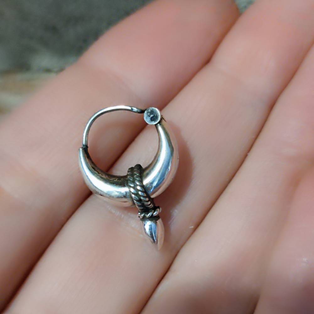 ORECCHINI a cerchio in argento 925 con punta - NATESH