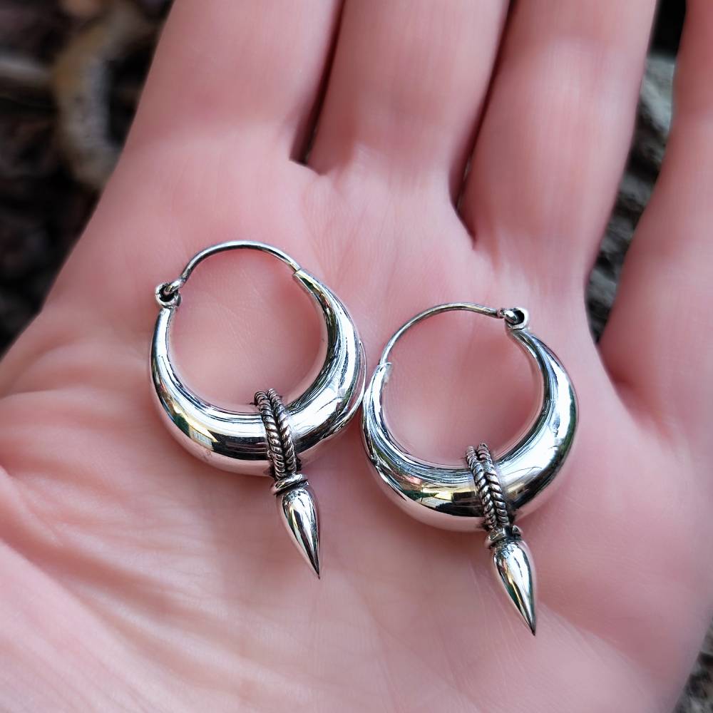 ORECCHINI a cerchio in argento 925 con punta - NIRLA