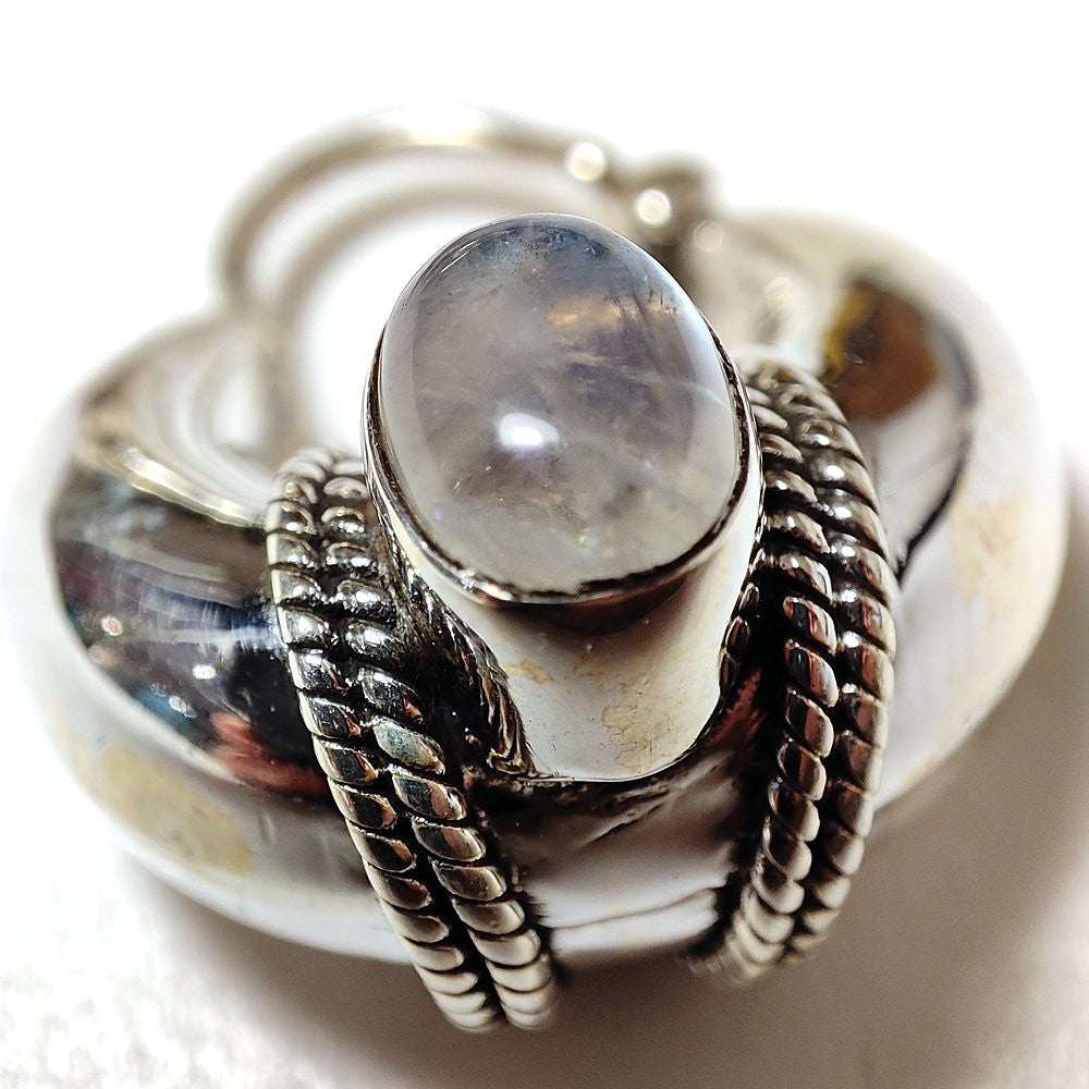 Orecchini foto macro con Pietra di luna