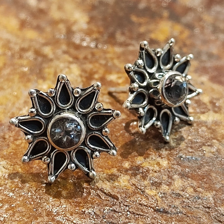 Orecchino da lobo con cristallo di rocca