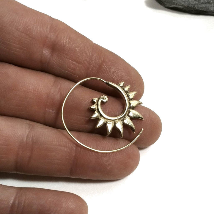 Orecchini etnici in Ottone lucido a spirale - KANYA