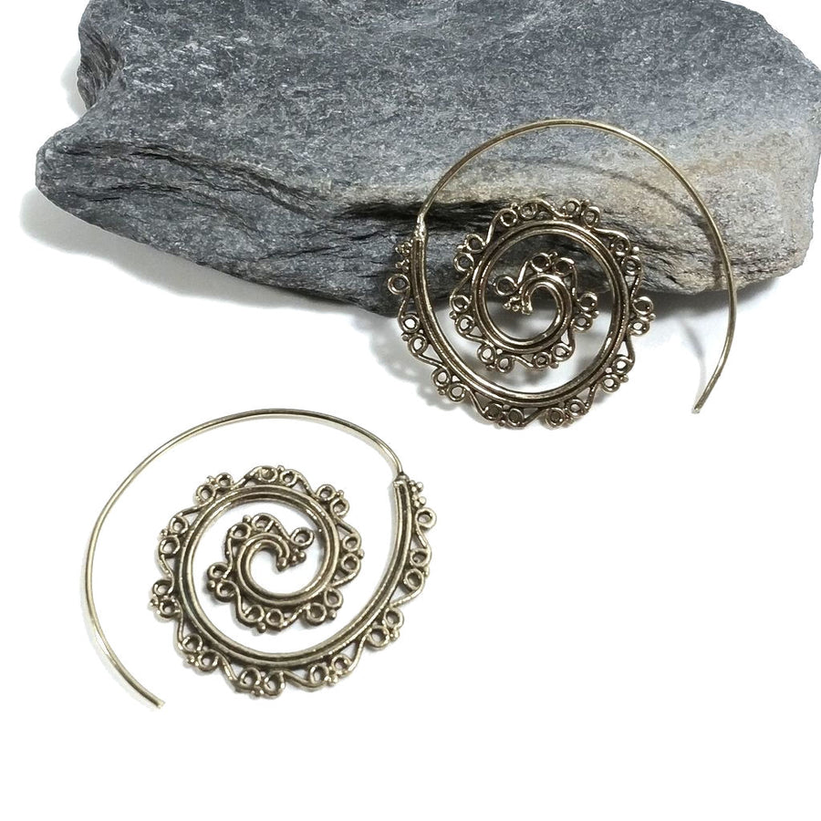 Orecchini etnici in ottone a spirale con filigrana - MANERI