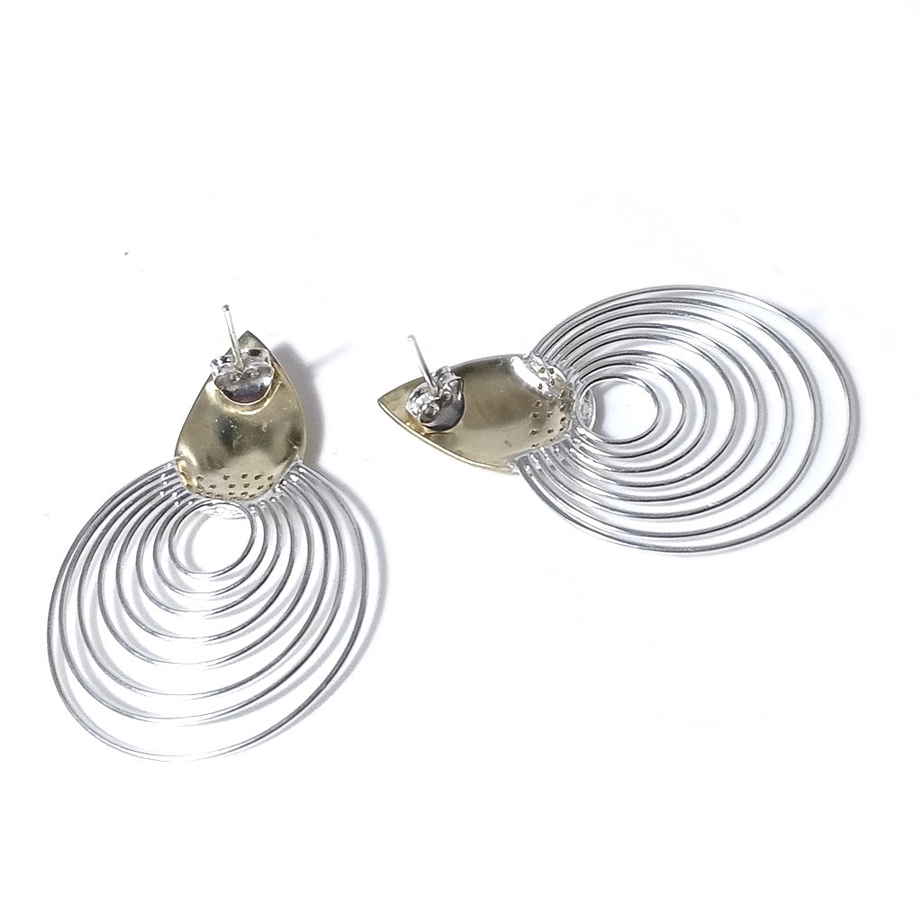 Orecchini grandi ORBIT da lobo con cerchi | Gioielli contemporanei