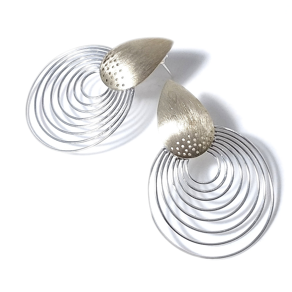 Orecchini grandi ORBIT da lobo con cerchi | Gioielli contemporanei