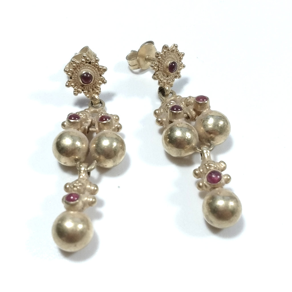 ETHNISCHE OHRRINGE 22 Karat Gold Handgefertigte Rubin-Ohrringe | ETHNISCH