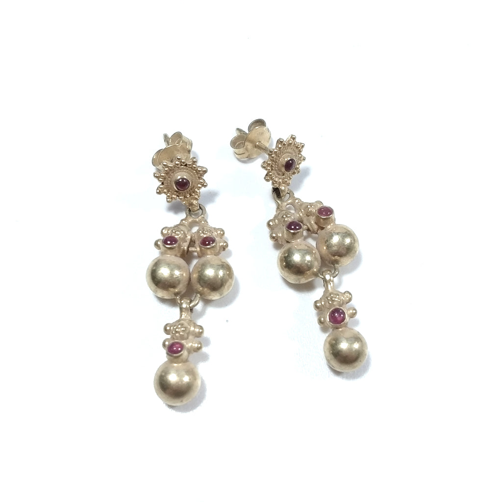 ETHNISCHE OHRRINGE 22 Karat Gold Handgefertigte Rubin-Ohrringe | ETHNISCH