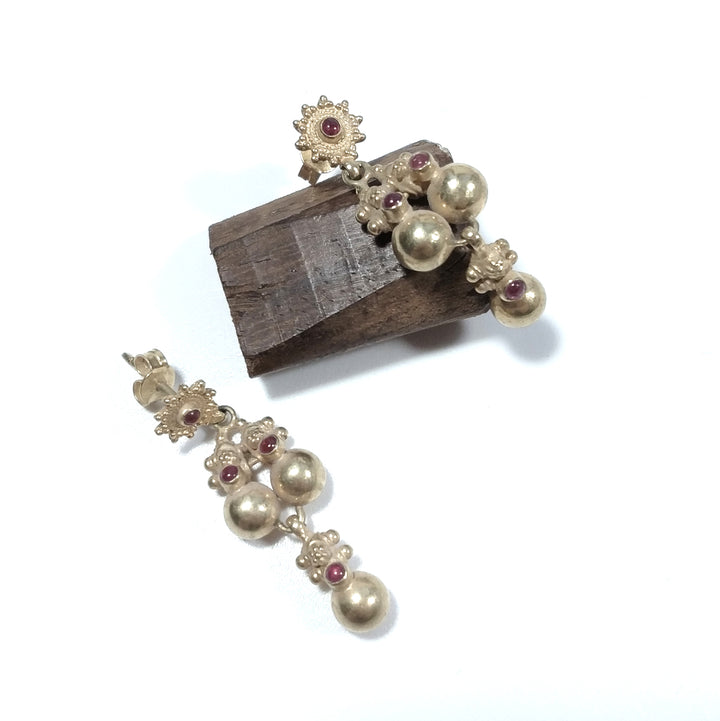 ETHNISCHE OHRRINGE 22 Karat Gold Handgefertigte Rubin-Ohrringe | ETHNISCH